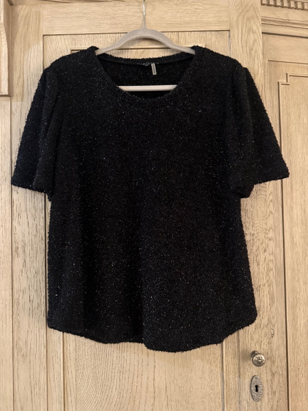 Short sleeve sweater